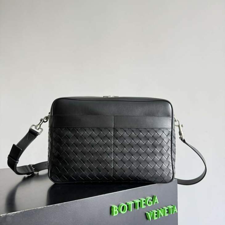 Picture of Bottega Veneta Mens Bags _SKUfw235414883fw